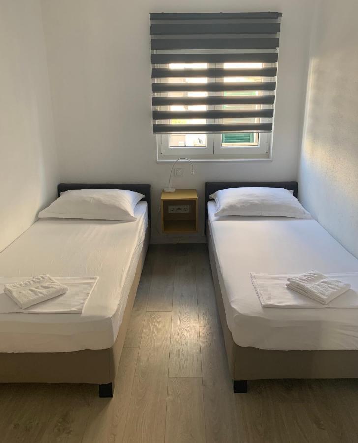 Villa Luxuria Baška Voda Eksteriør bilde