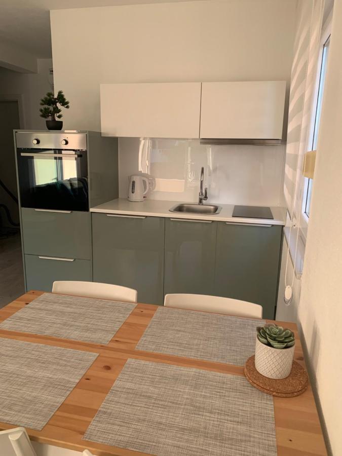 Villa Luxuria Baška Voda Eksteriør bilde
