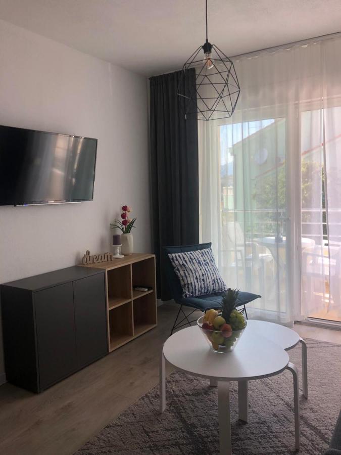 Villa Luxuria Baška Voda Eksteriør bilde