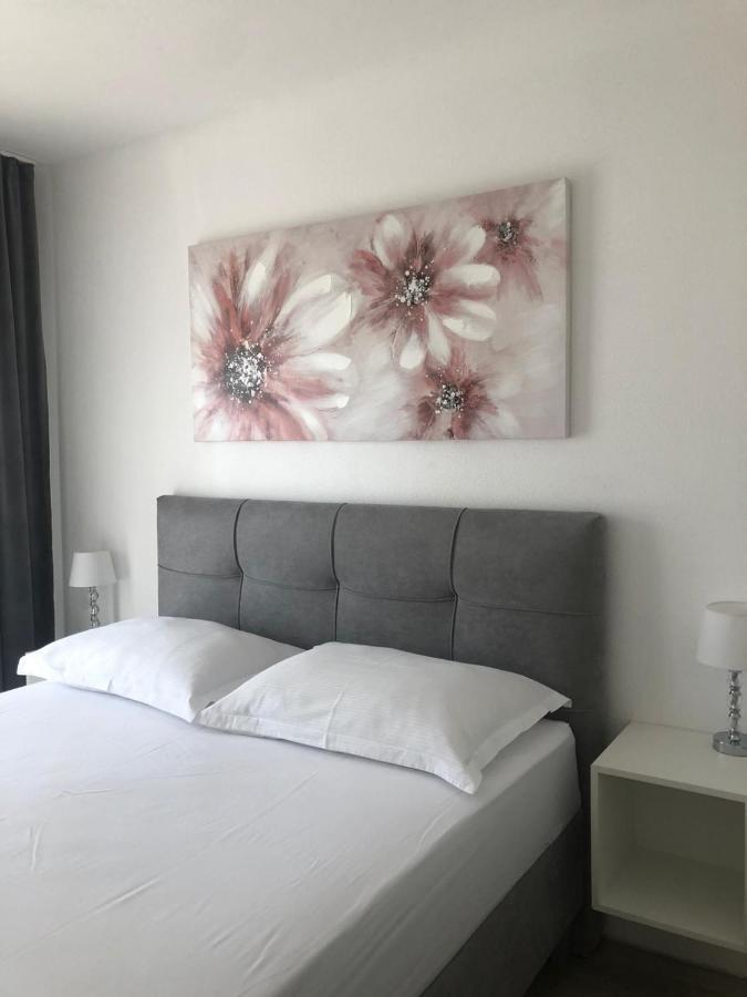 Villa Luxuria Baška Voda Eksteriør bilde